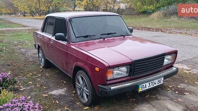 ВАЗ 2107 2004 у Новоукраинке на Automoto.ua Червоний ВАЗ 2107, об'ємом двигуна 1.5 л та пробігом 99 тис. км за 1426 $, фото 6 на Automoto.ua