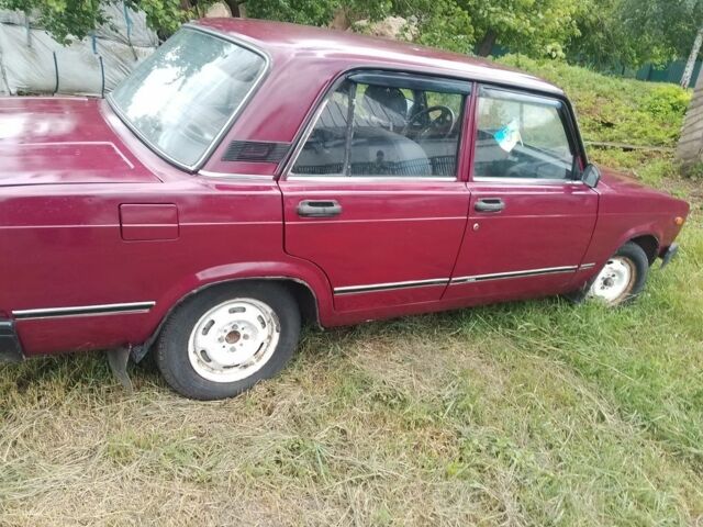 Красный ВАЗ 2107, объемом двигателя 1 л и пробегом 250 тыс. км за 600 $, фото 5 на Automoto.ua