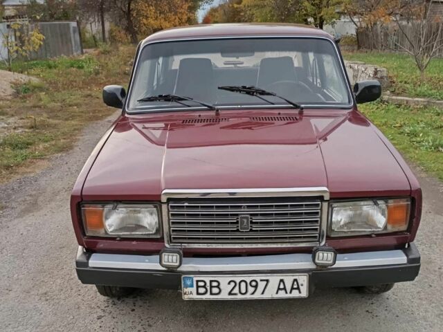 ВАЗ 2107 2004 в Павлограде на Automoto.ua Красный ВАЗ 2107, объемом двигателя 1.5 л и пробегом 67 тыс. км за 1069 $, фото 8 на Automoto.ua