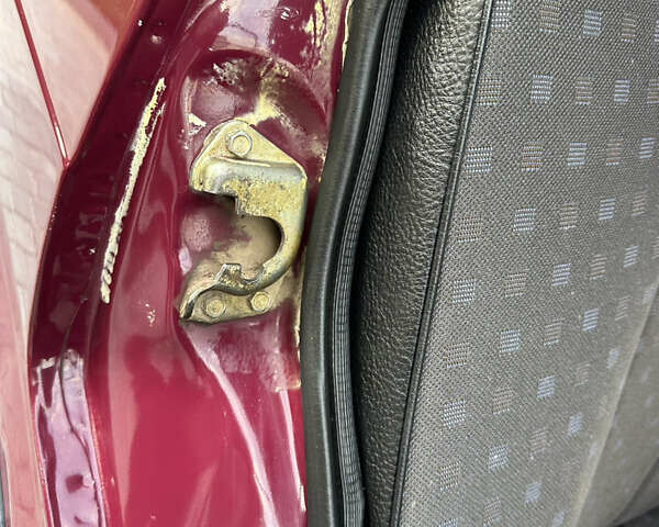 ВАЗ 2107 2004 в Виннице на Automoto.ua Красный ВАЗ 2107, объемом двигателя 1.5 л и пробегом 77 тыс. км за 2450 $, фото 67 на Automoto.ua