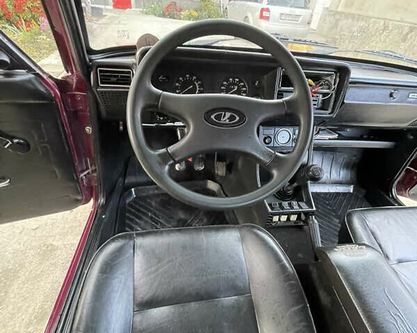 ВАЗ 2107 2004 у Хотине на Automoto.ua Червоний ВАЗ 2107, об'ємом двигуна 1.5 л та пробігом 30 тис. км за 1300 $, фото 27 на Automoto.ua