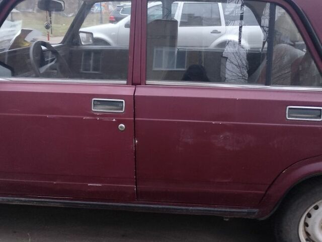 Красный ВАЗ 2107, объемом двигателя 1.5 л и пробегом 76 тыс. км за 1000 $, фото 2 на Automoto.ua