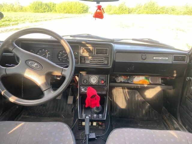 Красный ВАЗ 2107, объемом двигателя 1.5 л и пробегом 97 тыс. км за 850 $, фото 4 на Automoto.ua