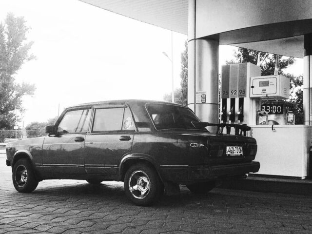 Красный ВАЗ 2107, объемом двигателя 0 л и пробегом 1000 тыс. км за 242 $, фото 2 на Automoto.ua