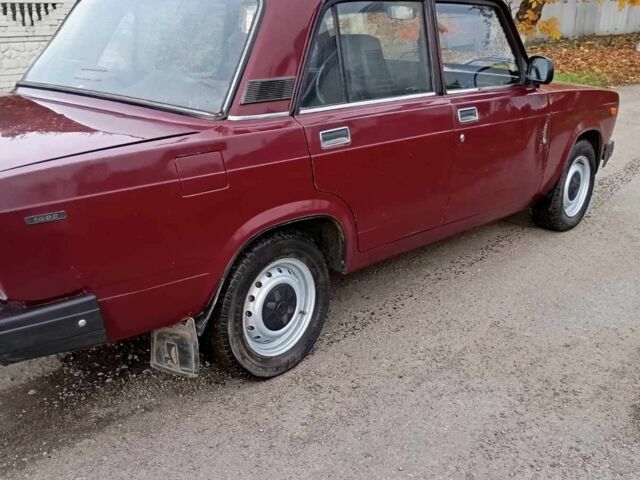 ВАЗ 2107 2004 в Павлограде на Automoto.ua Красный ВАЗ 2107, объемом двигателя 1.5 л и пробегом 67 тыс. км за 1069 $, фото 4 на Automoto.ua
