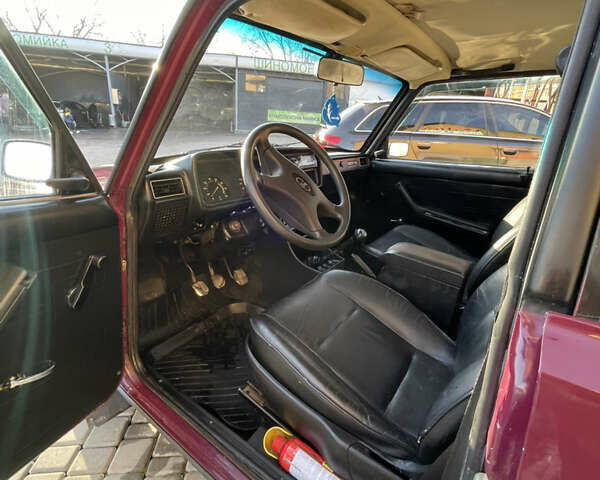 ВАЗ 2107 2004 у Хотине на Automoto.ua Червоний ВАЗ 2107, об'ємом двигуна 1.5 л та пробігом 30 тис. км за 1300 $, фото 14 на Automoto.ua