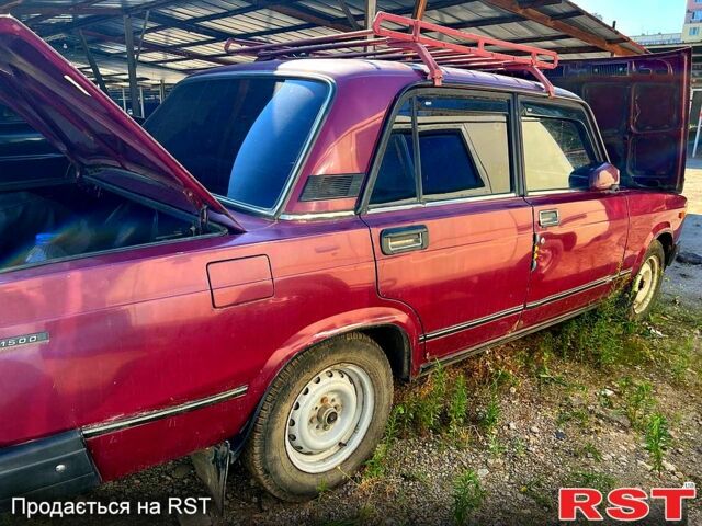 ВАЗ 2107 2004 в Днепре (Днепропетровске) на Automoto.ua Красный ВАЗ 2107, объемом двигателя 1.5 л и пробегом 174 тыс. км за 1600 $, фото 3 на Automoto.ua