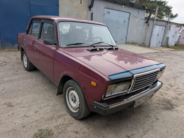 Красный ВАЗ 2107, объемом двигателя 1.5 л и пробегом 144 тыс. км за 1500 $, фото 1 на Automoto.ua