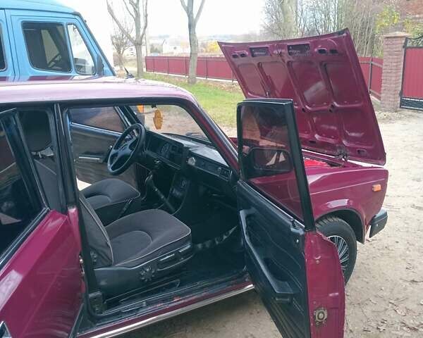 Красный ВАЗ 2107, объемом двигателя 1.45 л и пробегом 50 тыс. км за 1200 $, фото 1 на Automoto.ua