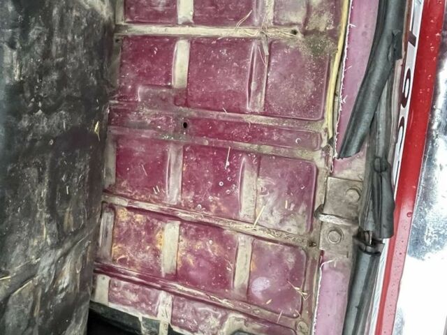 Червоний ВАЗ 2107, об'ємом двигуна 1.5 л та пробігом 250 тис. км за 650 $, фото 5 на Automoto.ua