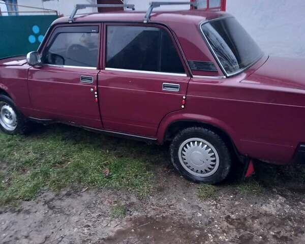 Красный ВАЗ 2107, объемом двигателя 1.45 л и пробегом 23 тыс. км за 1435 $, фото 3 на Automoto.ua