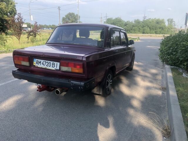Красный ВАЗ 2107, объемом двигателя 1.6 л и пробегом 75 тыс. км за 541 $, фото 6 на Automoto.ua