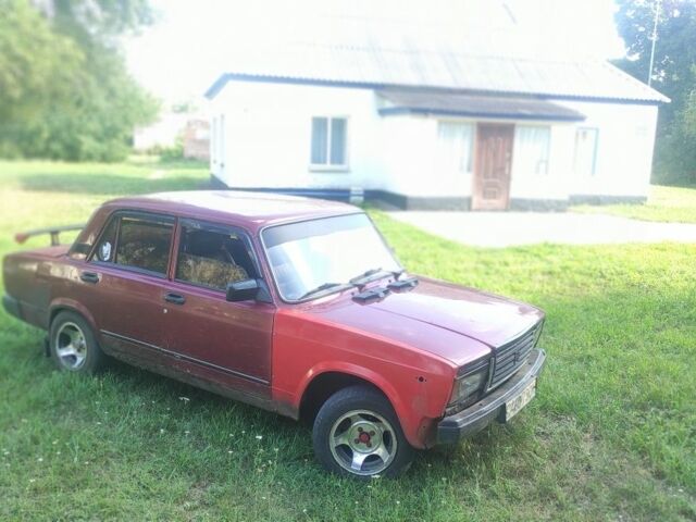 Красный ВАЗ 2107, объемом двигателя 0 л и пробегом 1000 тыс. км за 242 $, фото 4 на Automoto.ua