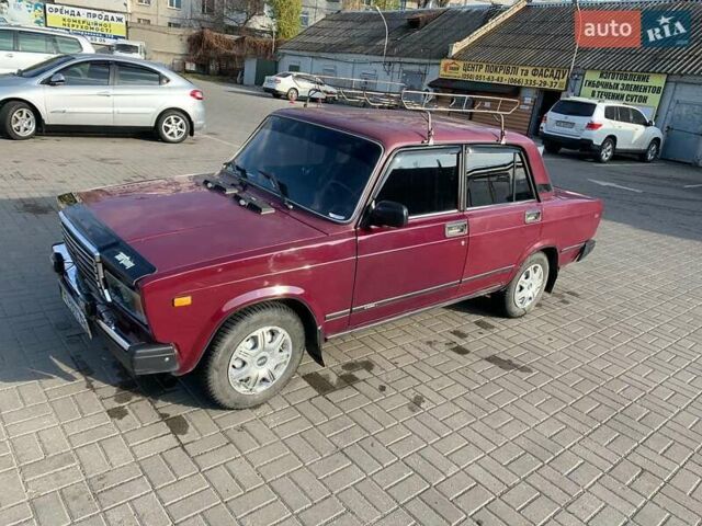 Красный ВАЗ 2107, объемом двигателя 1.5 л и пробегом 90 тыс. км за 2000 $, фото 1 на Automoto.ua