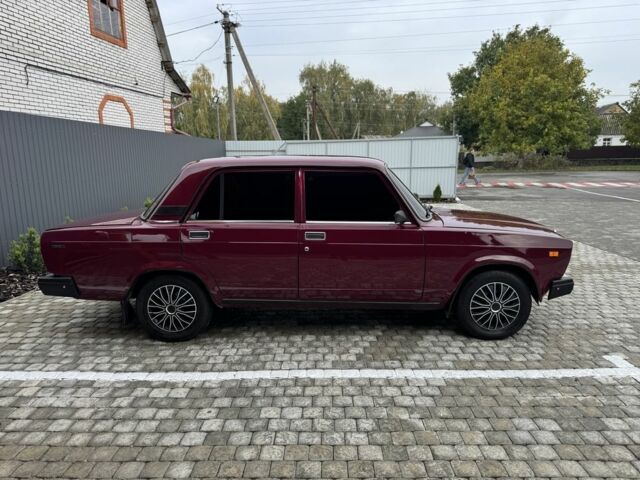 Червоний ВАЗ 2107, об'ємом двигуна 1.5 л та пробігом 110 тис. км за 2000 $, фото 2 на Automoto.ua