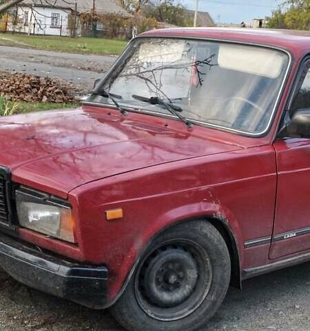 ВАЗ 2107 2004 у Кропивницькому (Кіровограді) на Automoto.ua Червоний ВАЗ 2107, об'ємом двигуна 1.57 л та пробігом 1 тис. км за 1000 $, фото 4 на Automoto.ua