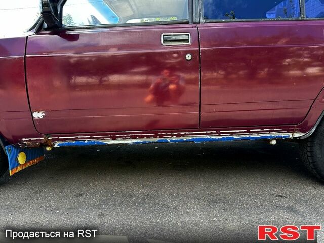 Красный ВАЗ 2107, объемом двигателя 1.5 л и пробегом 100 тыс. км за 600 $, фото 8 на Automoto.ua