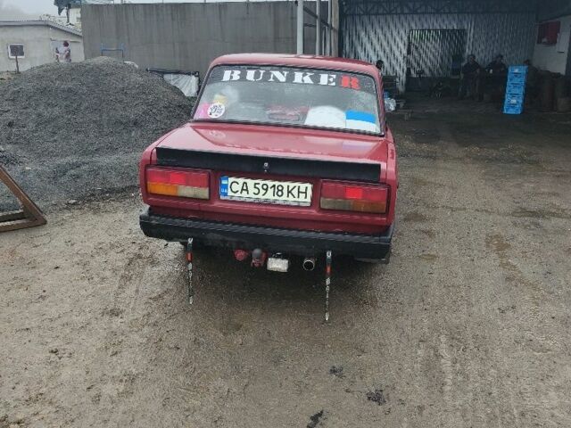 Красный ВАЗ 2107, объемом двигателя 1.5 л и пробегом 84 тыс. км за 1100 $, фото 5 на Automoto.ua