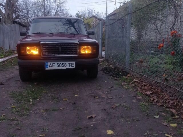 Красный ВАЗ 2107, объемом двигателя 1.5 л и пробегом 500 тыс. км за 945 $, фото 5 на Automoto.ua