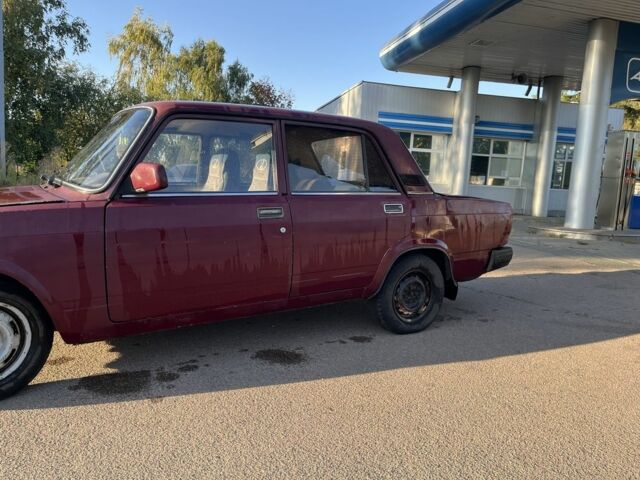 Красный ВАЗ 2107, объемом двигателя 1.5 л и пробегом 40 тыс. км за 437 $, фото 5 на Automoto.ua
