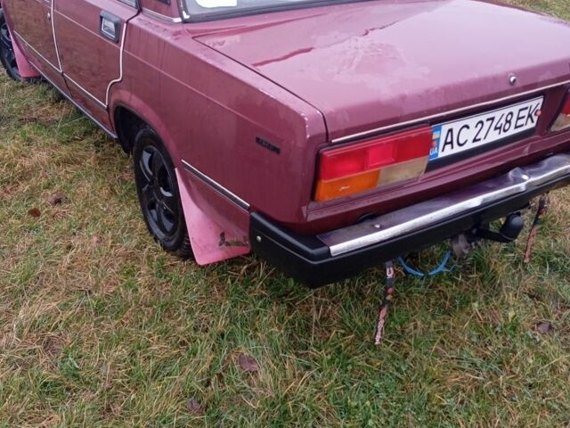 Красный ВАЗ 2107, объемом двигателя 1.5 л и пробегом 98 тыс. км за 1000 $, фото 2 на Automoto.ua