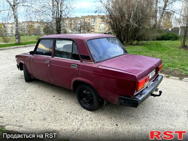 Красный ВАЗ 2107, объемом двигателя 15 л и пробегом 0 тыс. км за 650 $, фото 6 на Automoto.ua