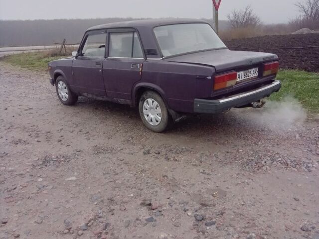 Красный ВАЗ 2107, объемом двигателя 1.6 л и пробегом 145 тыс. км за 600 $, фото 2 на Automoto.ua