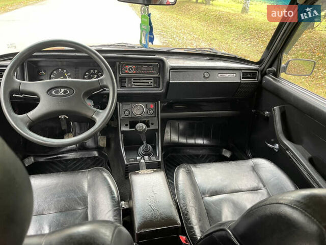 Червоний ВАЗ 2107, об'ємом двигуна 1.5 л та пробігом 31 тис. км за 2000 $, фото 23 на Automoto.ua