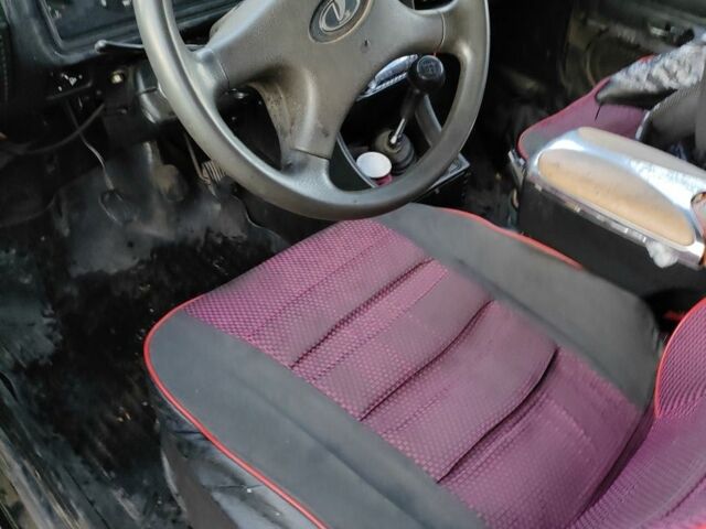 Красный ВАЗ 2107, объемом двигателя 1.5 л и пробегом 64 тыс. км за 855 $, фото 3 на Automoto.ua