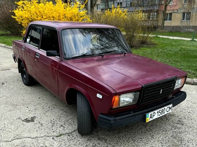 Красный ВАЗ 2107, объемом двигателя 15 л и пробегом 0 тыс. км за 650 $, фото 1 на Automoto.ua