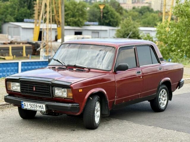 Красный ВАЗ 2107, объемом двигателя 1.5 л и пробегом 200 тыс. км за 1000 $, фото 3 на Automoto.ua