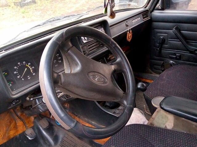 ВАЗ 2107 2004 в Петропавловке на Automoto.ua Красный ВАЗ 2107, объемом двигателя 1.5 л и пробегом 200 тыс. км за 830 $, фото 2 на Automoto.ua
