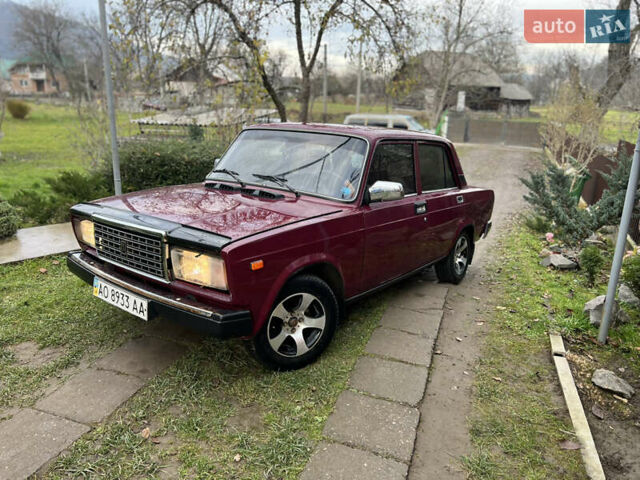 Красный ВАЗ 2107, объемом двигателя 1.5 л и пробегом 90 тыс. км за 1100 $, фото 1 на Automoto.ua