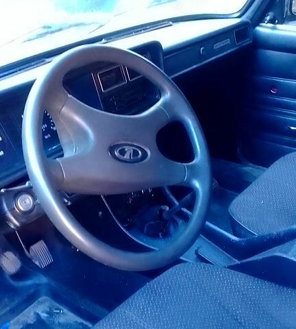 Красный ВАЗ 2107, объемом двигателя 1.5 л и пробегом 200 тыс. км за 750 $, фото 5 на Automoto.ua