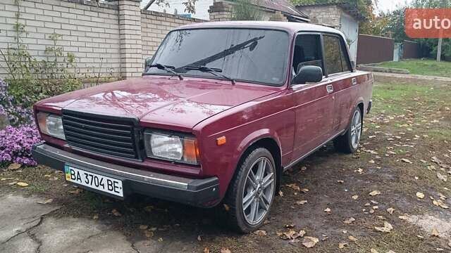 ВАЗ 2107 2004 у Новоукраинке на Automoto.ua Червоний ВАЗ 2107, об'ємом двигуна 1.5 л та пробігом 99 тис. км за 1426 $, фото 4 на Automoto.ua