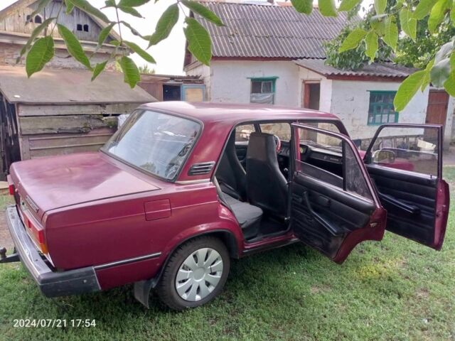 Красный ВАЗ 2107, объемом двигателя 0 л и пробегом 100 тыс. км за 668 $, фото 1 на Automoto.ua