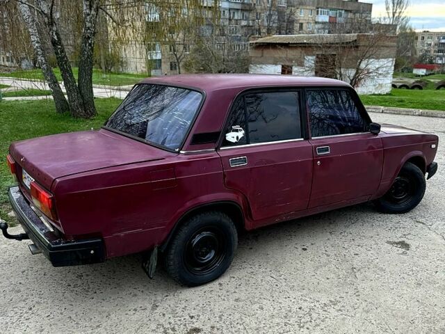 Красный ВАЗ 2107, объемом двигателя 15 л и пробегом 0 тыс. км за 650 $, фото 4 на Automoto.ua