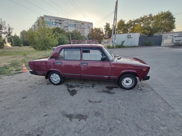 Красный ВАЗ 2107, объемом двигателя 1.5 л и пробегом 64 тыс. км за 855 $, фото 1 на Automoto.ua