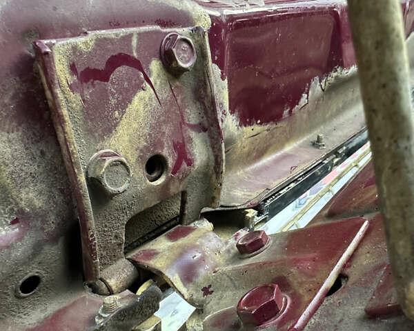 ВАЗ 2107 2004 в Виннице на Automoto.ua Красный ВАЗ 2107, объемом двигателя 1.5 л и пробегом 77 тыс. км за 2450 $, фото 83 на Automoto.ua