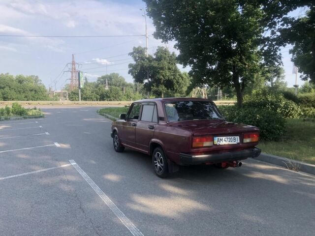 Красный ВАЗ 2107, объемом двигателя 1.6 л и пробегом 75 тыс. км за 541 $, фото 3 на Automoto.ua