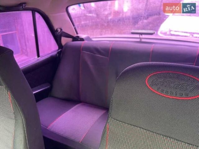 Красный ВАЗ 2107, объемом двигателя 1.5 л и пробегом 71 тыс. км за 1200 $, фото 2 на Automoto.ua