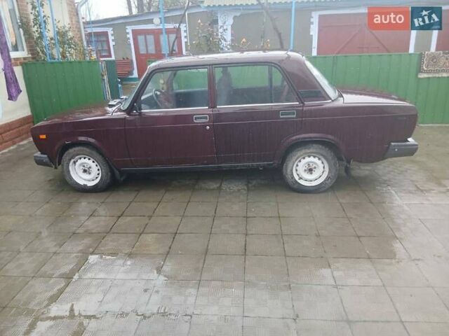 Красный ВАЗ 2107, объемом двигателя 1.5 л и пробегом 130 тыс. км за 1400 $, фото 1 на Automoto.ua