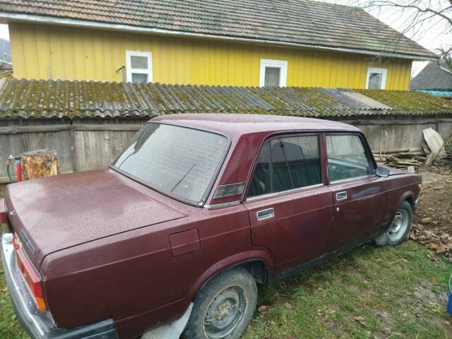 Красный ВАЗ 2107, объемом двигателя 0 л и пробегом 100 тыс. км за 600 $, фото 1 на Automoto.ua