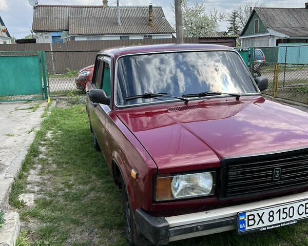 Красный ВАЗ 2107, объемом двигателя 1.45 л и пробегом 250 тыс. км за 650 $, фото 2 на Automoto.ua