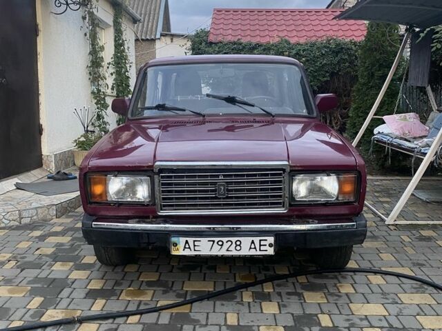 ВАЗ 2107 2005 у Кривому Розі на Automoto.ua Червоний ВАЗ 2107, об'ємом двигуна 1.5 л та пробігом 43 тис. км за 476 $, фото 1 на Automoto.ua