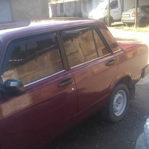 Красный ВАЗ 2107, объемом двигателя 1.45 л и пробегом 130 тыс. км за 1550 $, фото 1 на Automoto.ua