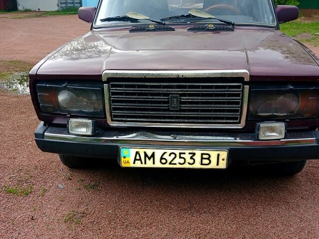 Красный ВАЗ 2107, объемом двигателя 1.5 л и пробегом 100 тыс. км за 1000 $, фото 4 на Automoto.ua