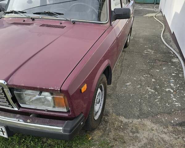 Красный ВАЗ 2107, объемом двигателя 1.5 л и пробегом 734 тыс. км за 1100 $, фото 4 на Automoto.ua