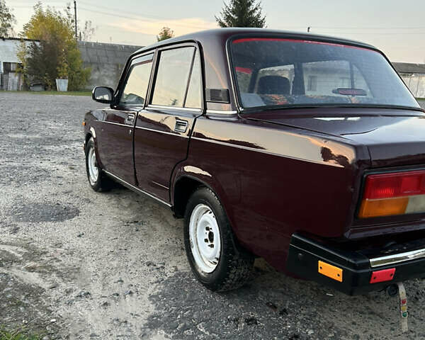 ВАЗ 2107 2005 у Камінь-Каширський на Automoto.ua Червоний ВАЗ 2107, об'ємом двигуна 1.5 л та пробігом 85 тис. км за 700 $, фото 4 на Automoto.ua