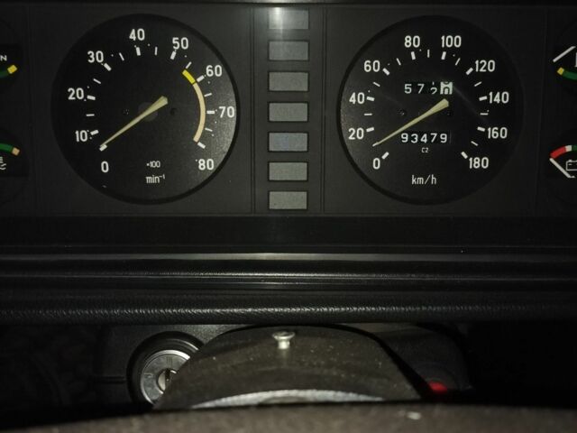 Красный ВАЗ 2107, объемом двигателя 1.5 л и пробегом 93 тыс. км за 1549 $, фото 4 на Automoto.ua